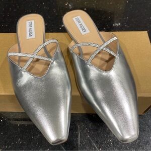 Steve Madden Metallic Silver PAMMIE Mules flats faux leather crisscross straps